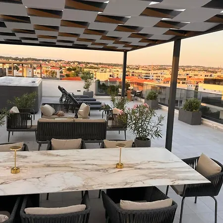 Olive Sea View Penthouse 아파트